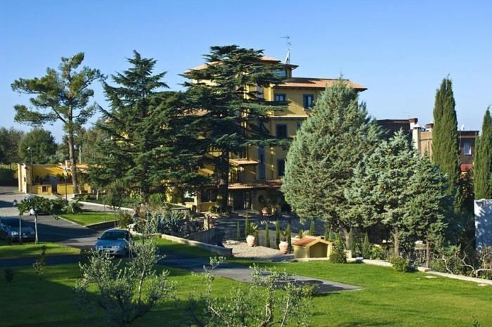 Green Hotel Poggio Regillo Фраскаті Екстер'єр фото