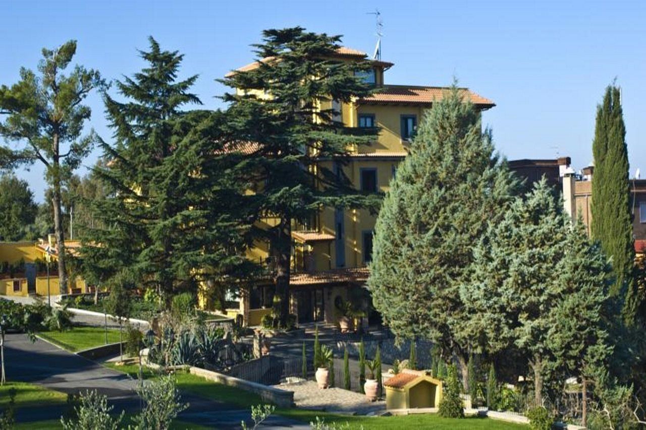 Green Hotel Poggio Regillo Фраскаті Екстер'єр фото